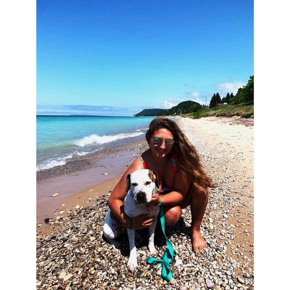 Meet your Posher, Sierra - Picture 1 of 1